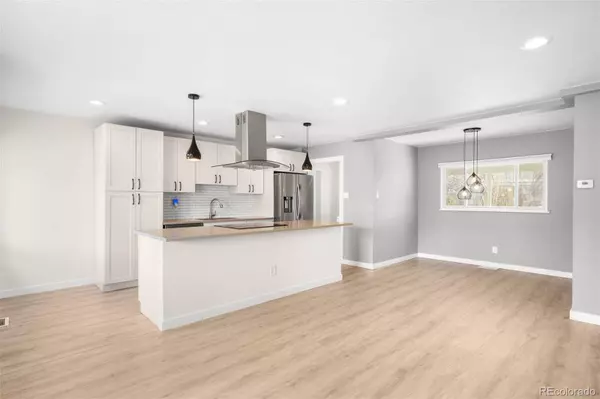 5272 E Dartmouth AVE, Denver, CO 80222