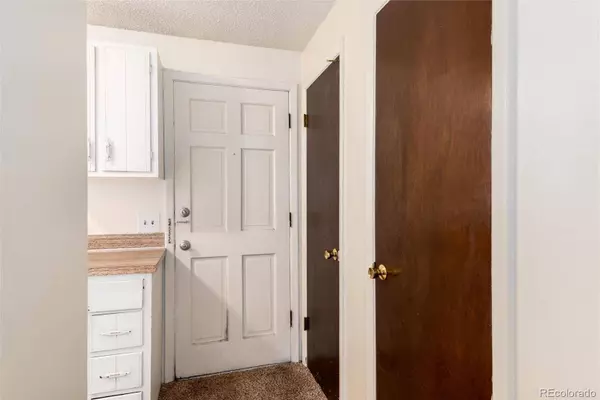 1525 S Holly ST #206, Denver, CO 80222