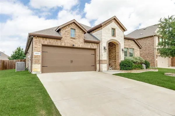 2817 Half Moon Road, Aubrey, TX 76227