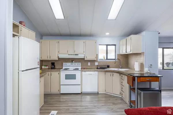 5075 W 4700 S #76, Kearns, UT 84118