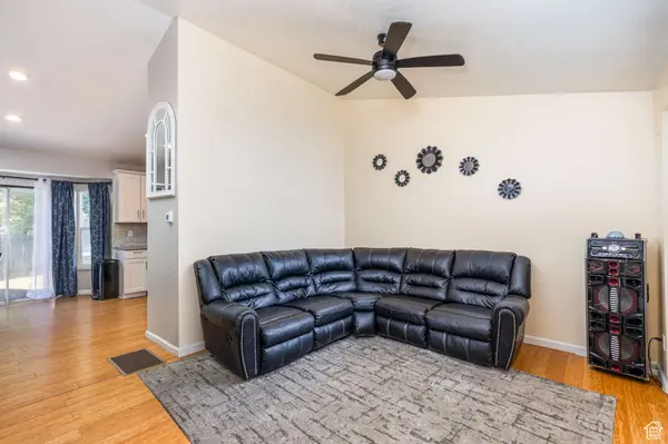 5733 W PLUMBAGO AVE, Salt Lake City, UT 84118