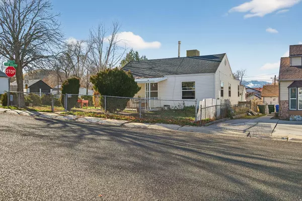 196 S 6TH ST, Tooele, UT 84074