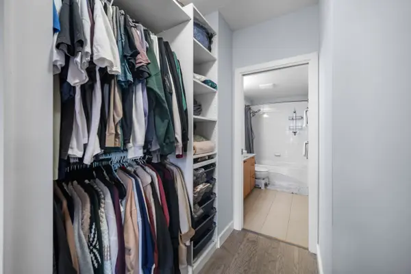 110 Brew St #205, Port Moody, BC V3H 0E4