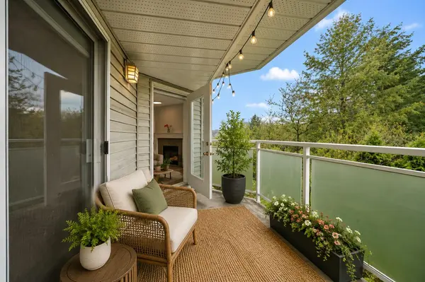 13680 84 Ave #205, Surrey, BC V3W 0T6