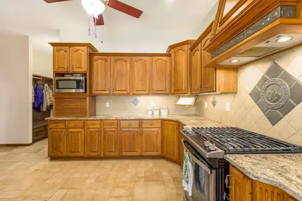 13905 W Remington Ct, Wichita, KS 67235