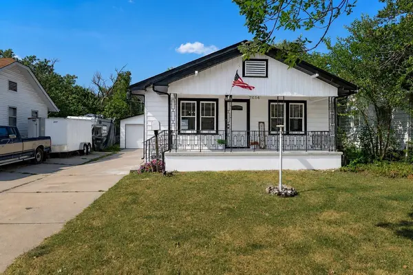 2614 W Douglas Ave