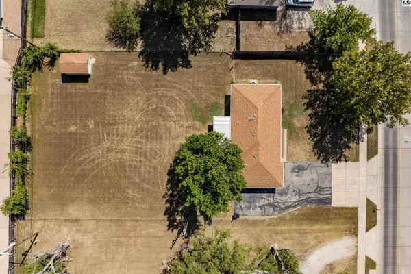 3004 N Waldron, Hutchinson, KS 67502