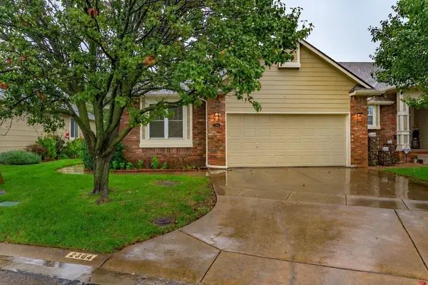 2304 N Lakeway Circle