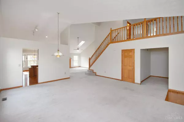 6743 Bayberry Ct, Hamilton Twp, OH 45039