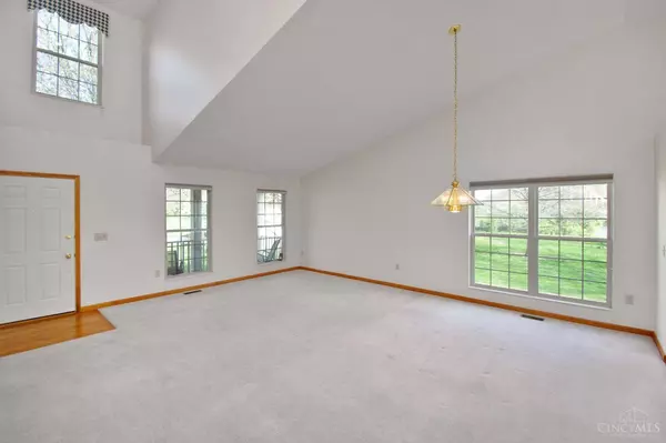 6743 Bayberry Ct, Hamilton Twp, OH 45039