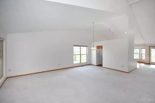 6743 Bayberry Ct, Hamilton Twp, OH 45039