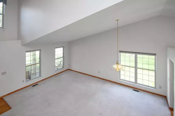 6743 Bayberry Ct, Hamilton Twp, OH 45039