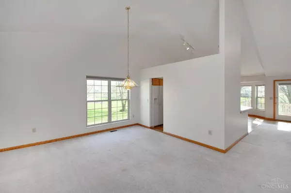 6743 Bayberry Ct, Hamilton Twp, OH 45039