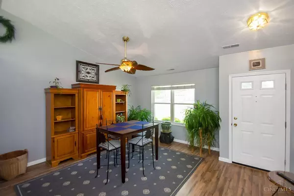 690 Bluebird Ln, Union Twp, OH 45244