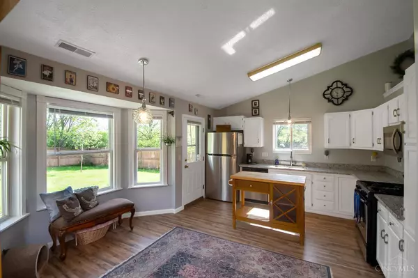 690 Bluebird Ln, Union Twp, OH 45244