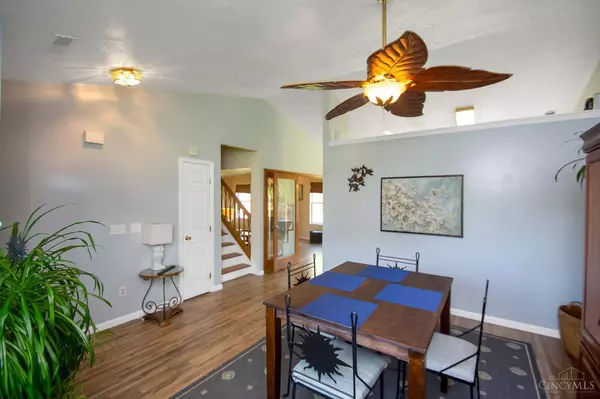 690 Bluebird Ln, Union Twp, OH 45244