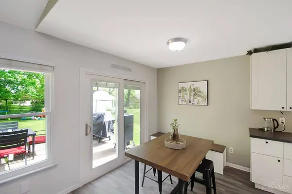 370 Woodsdale Dr, Monroe, OH 45050