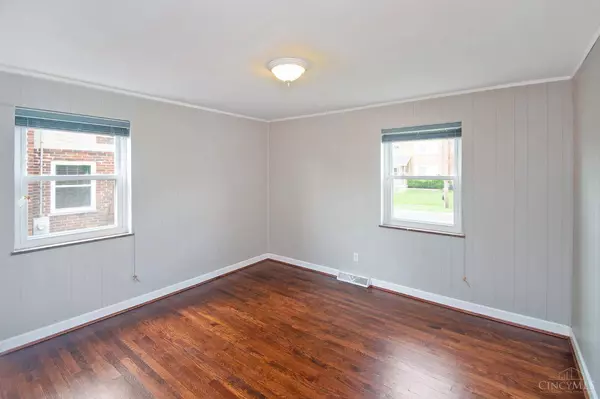 709 Maple Dr, Reading, OH 45215