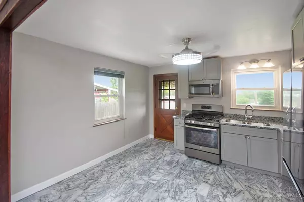 709 Maple Dr, Reading, OH 45215