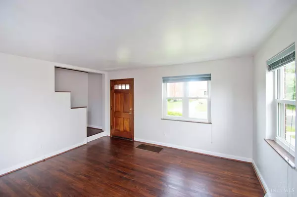 709 Maple Dr, Reading, OH 45215