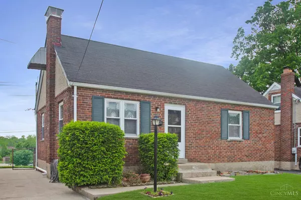 709 Maple Dr, Reading, OH 45215