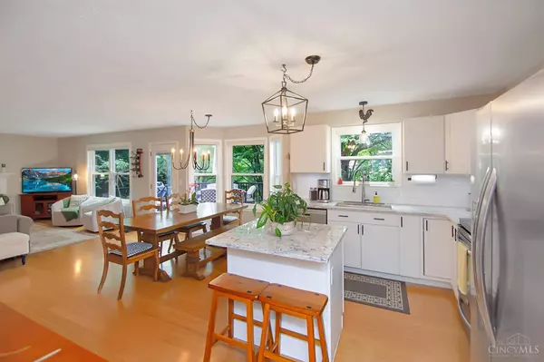 6711 Bayberry Ct, Hamilton Twp, OH 45039