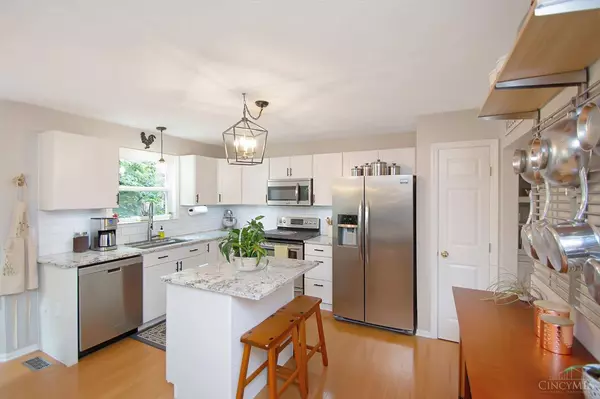 6711 Bayberry Ct, Hamilton Twp, OH 45039