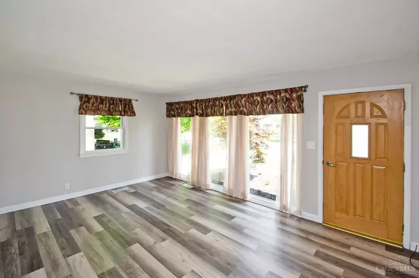 21 Meadow Dr, St Clair Twp, OH 45013