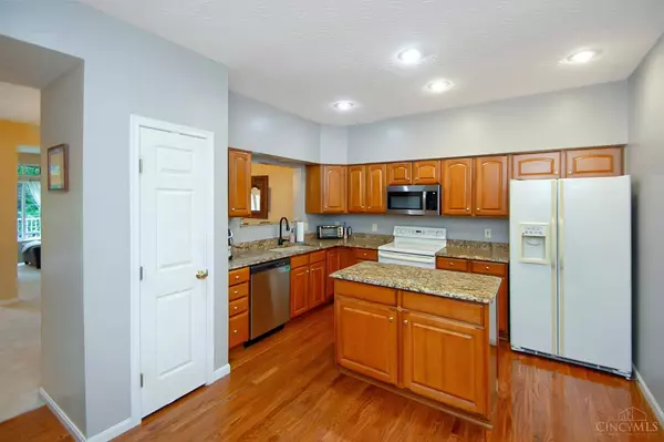 5929 Castlewood #5, Miami Twp, OH 45150