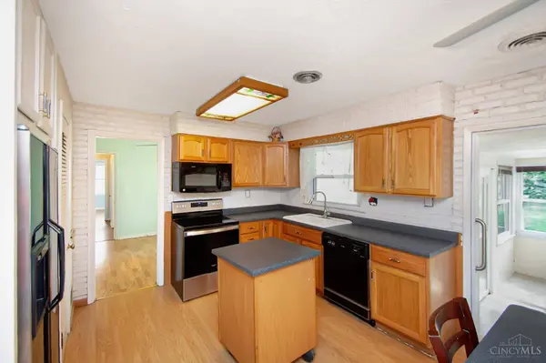 213 Kenec Dr, Middletown, OH 45042