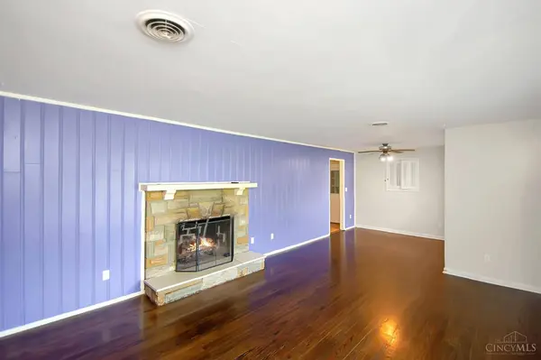 213 Kenec Dr, Middletown, OH 45042