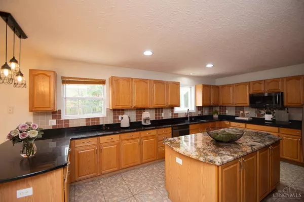 1333 Cross Creek Dr, Goshen Twp, OH 45140