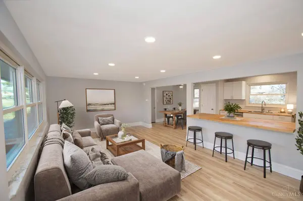 5588 Kay Dr, Miami Twp, OH 45150