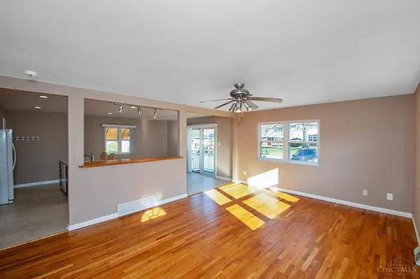 3433 Tolland Ct, Green Twp, OH 45248
