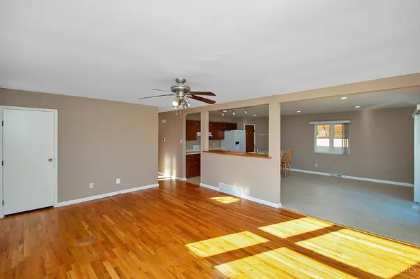 3433 Tolland Ct, Green Twp, OH 45248