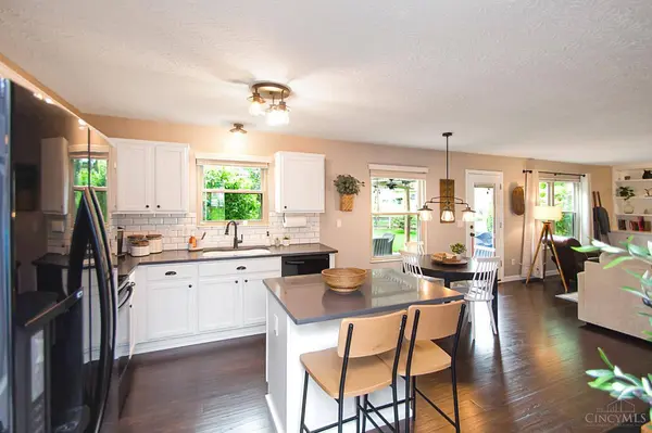 1522 Summit Rd, Miami Twp, OH 45140