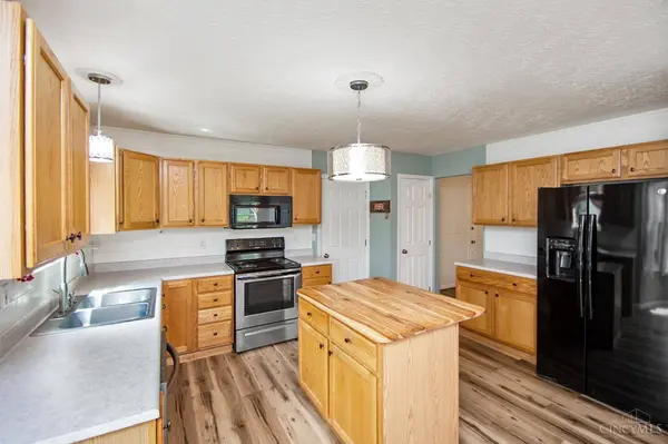 6062 Weber Oaks Dr, Miami Twp, OH 45140