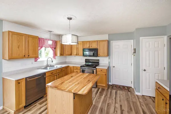 6062 Weber Oaks Dr, Miami Twp, OH 45140