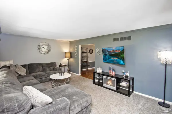 9011 Foxhunter Ln, Symmes Twp, OH 45242