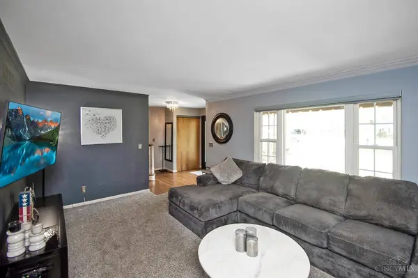 9011 Foxhunter Ln, Symmes Twp, OH 45242