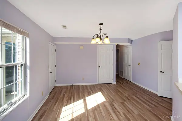 9723 Timberview Ct, West Chester, OH 45241