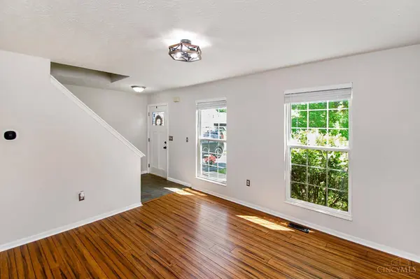 6067 Weber Oaks Dr, Miami Twp, OH 45140