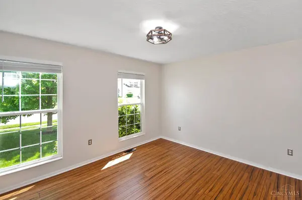 6067 Weber Oaks Dr, Miami Twp, OH 45140