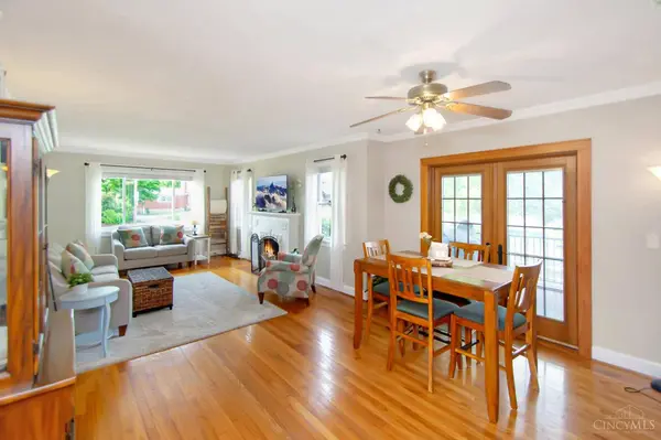 6134 Cherokee Dr, Madeira, OH 45243