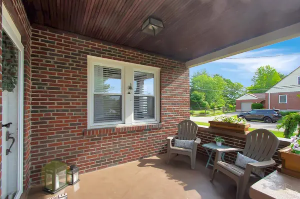 6134 Cherokee Dr, Madeira, OH 45243