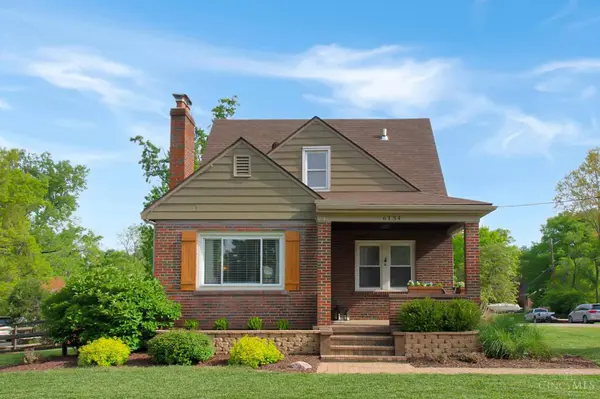 6134 Cherokee Dr, Madeira, OH 45243