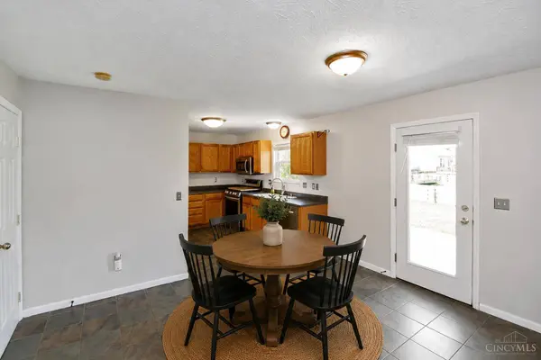 6067 Weber Oaks Dr, Miami Twp, OH 45140
