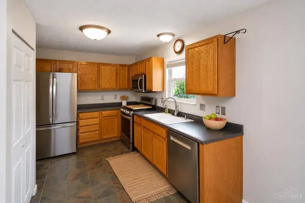 6067 Weber Oaks Dr, Miami Twp, OH 45140