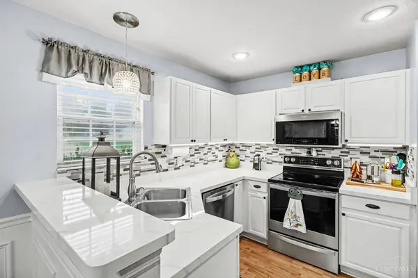5210 Woodtop Dr, Goshen Twp, OH 45140