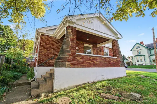 120 E Benson St, Reading, OH 45215